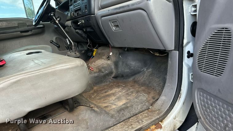 image for item EB2902 2000 Ford F650 forestry bucket truck