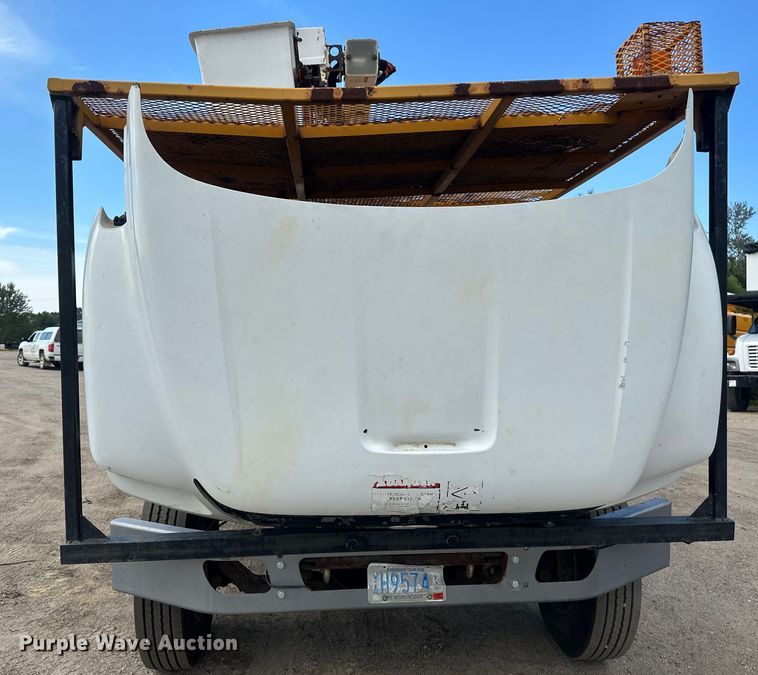 image for item EB2902 2000 Ford F650 forestry bucket truck