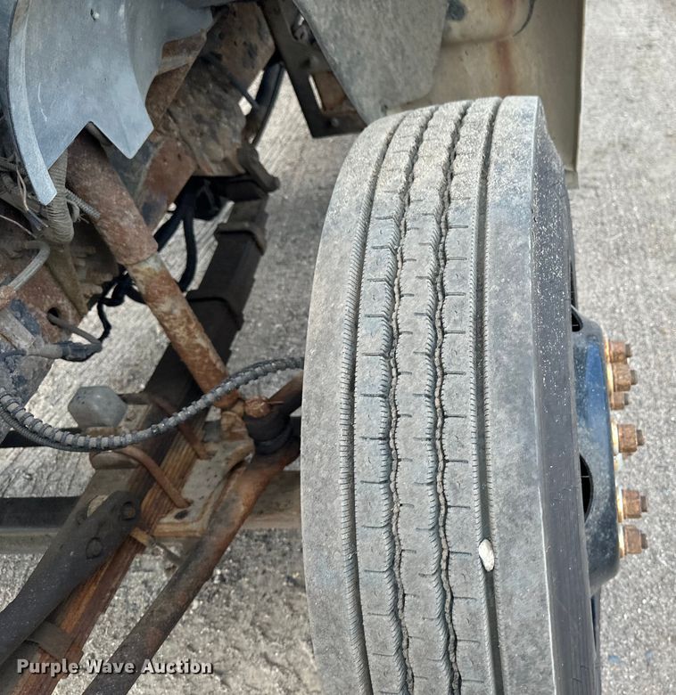 image for item EB2902 2000 Ford F650 forestry bucket truck