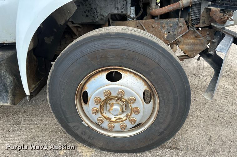 image for item EB2902 2000 Ford F650 forestry bucket truck