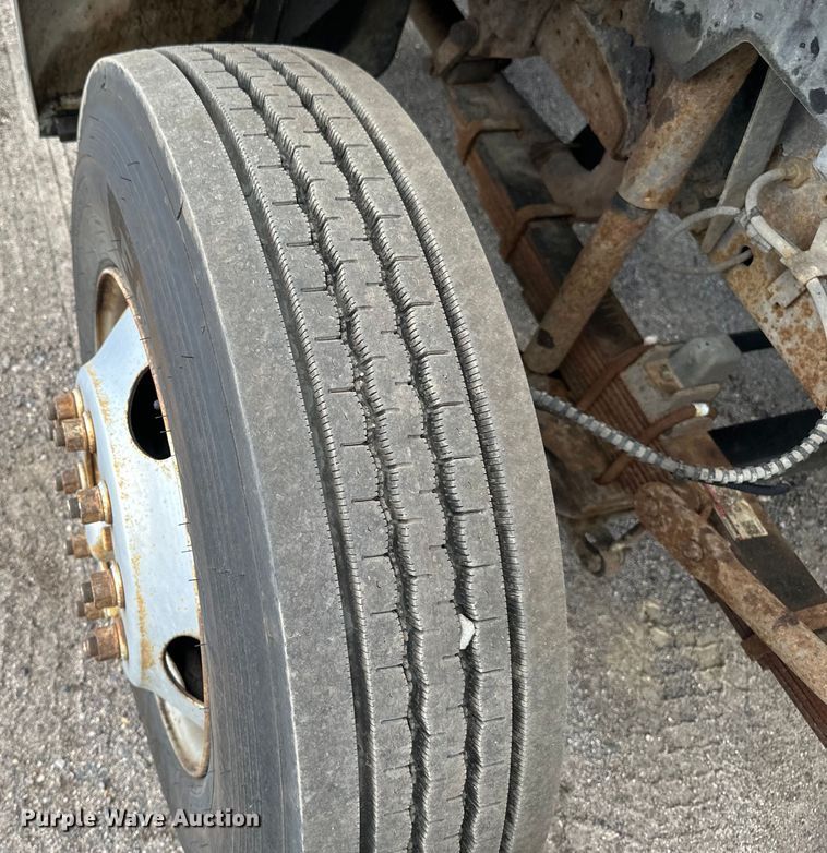 image for item EB2902 2000 Ford F650 forestry bucket truck