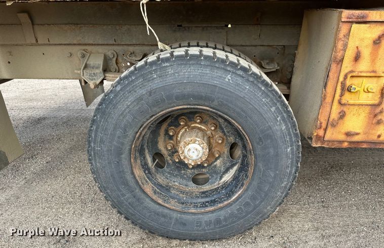 image for item EB2902 2000 Ford F650 forestry bucket truck