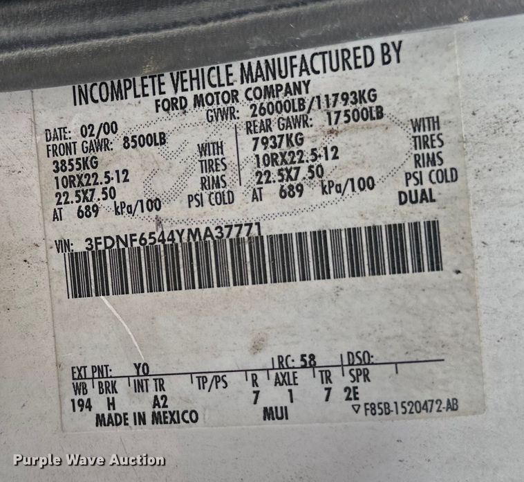 image for item EB2902 2000 Ford F650 forestry bucket truck