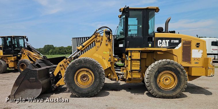 image for item EB8225 2011 Caterpillar IT38H wheel loader