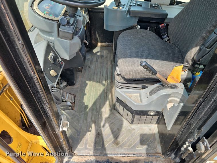 image for item EB8225 2011 Caterpillar IT38H wheel loader