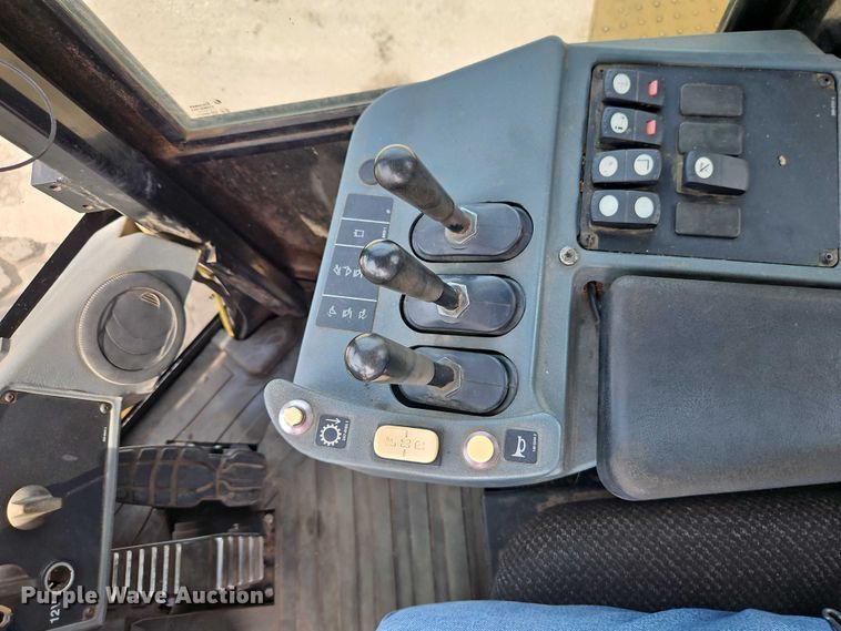 image for item EB8225 2011 Caterpillar IT38H wheel loader