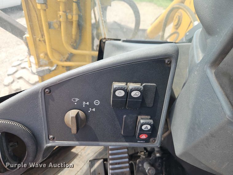 image for item EB8225 2011 Caterpillar IT38H wheel loader