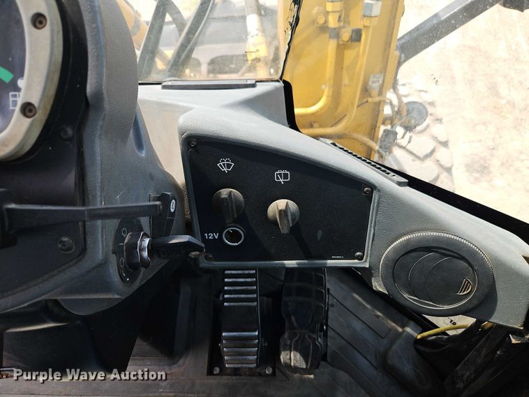 image for item EB8225 2011 Caterpillar IT38H wheel loader