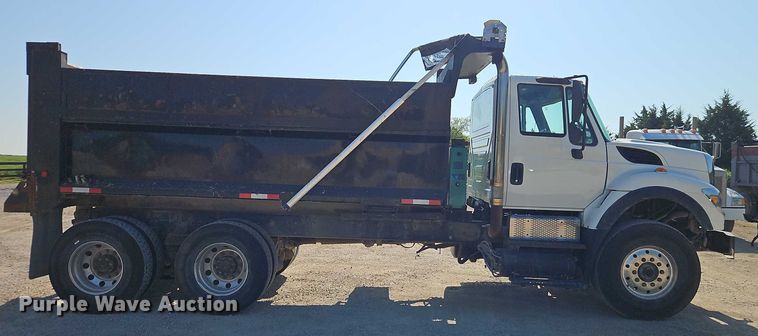 image for item EB8233 2009 International SF647 dump truck