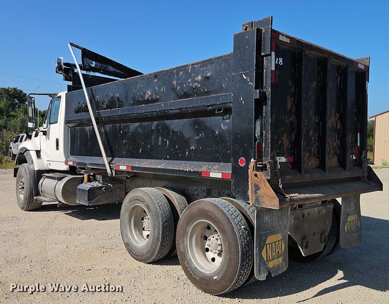 image for item EB8233 2009 International SF647 dump truck