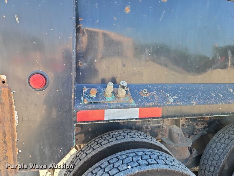 image for item EB8233 2009 International SF647 dump truck