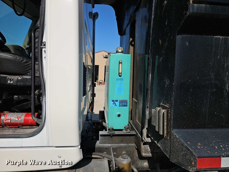 image for item EB8233 2009 International SF647 dump truck