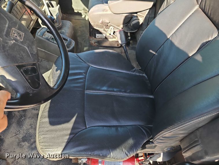 image for item EB8233 2009 International SF647 dump truck