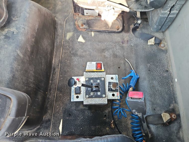 image for item EB8233 2009 International SF647 dump truck