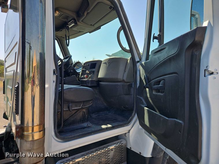 image for item EB8233 2009 International SF647 dump truck