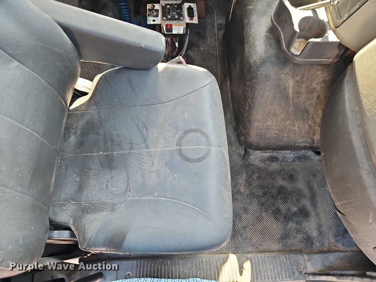 image for item EB8233 2009 International SF647 dump truck