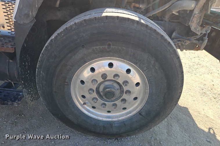 image for item EB8233 2009 International SF647 dump truck