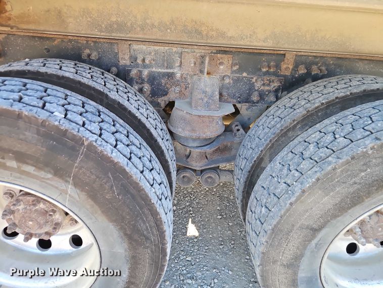 image for item EB8233 2009 International SF647 dump truck