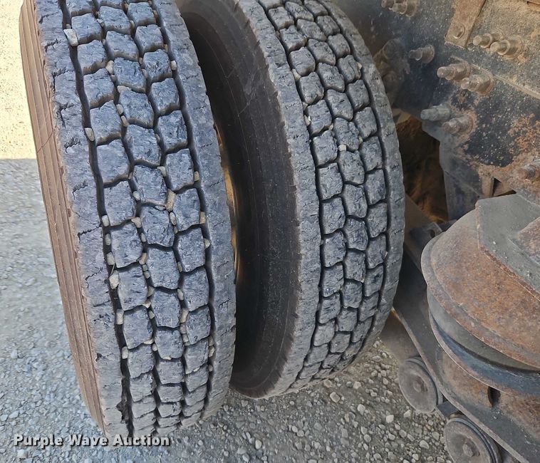 image for item EB8233 2009 International SF647 dump truck