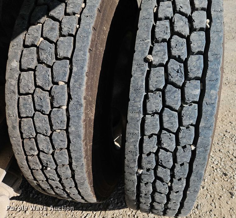 image for item EB8233 2009 International SF647 dump truck