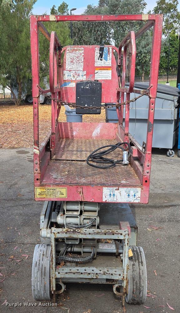image for item EC1122 Maryville Engineering MEC 1932ES scissor lift