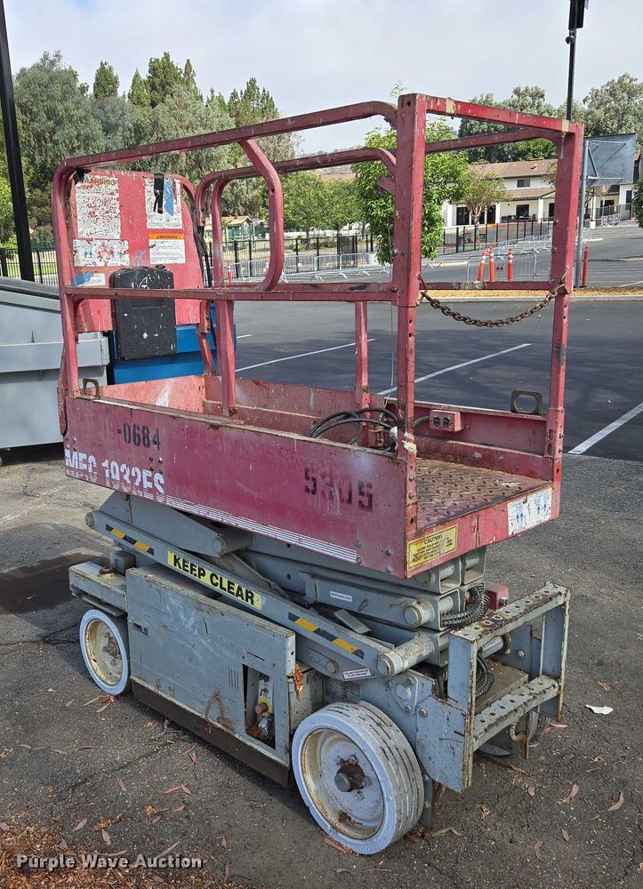 image for item EC1122 Maryville Engineering MEC 1932ES scissor lift