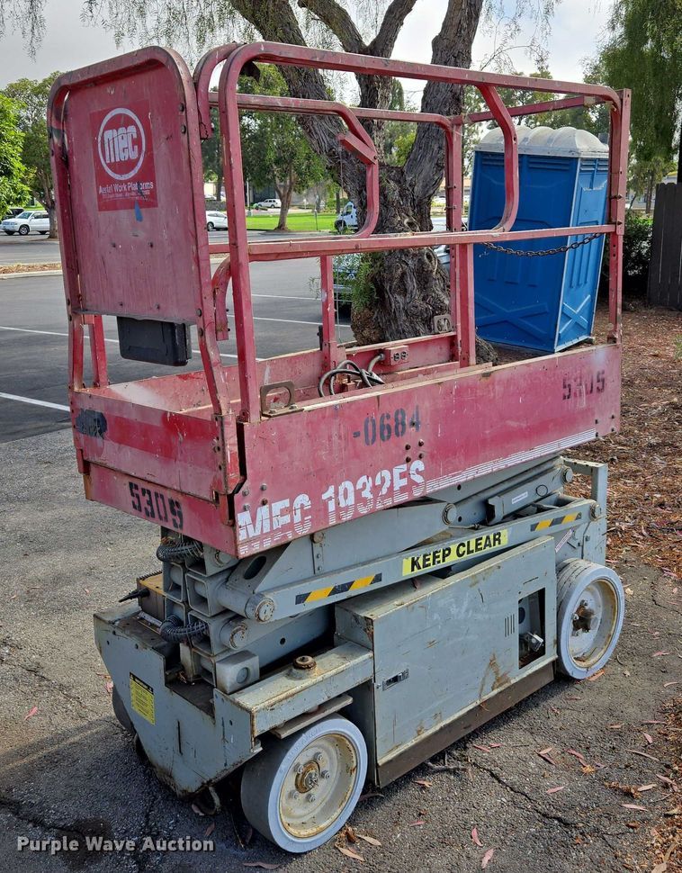 image for item EC1122 Maryville Engineering MEC 1932ES scissor lift