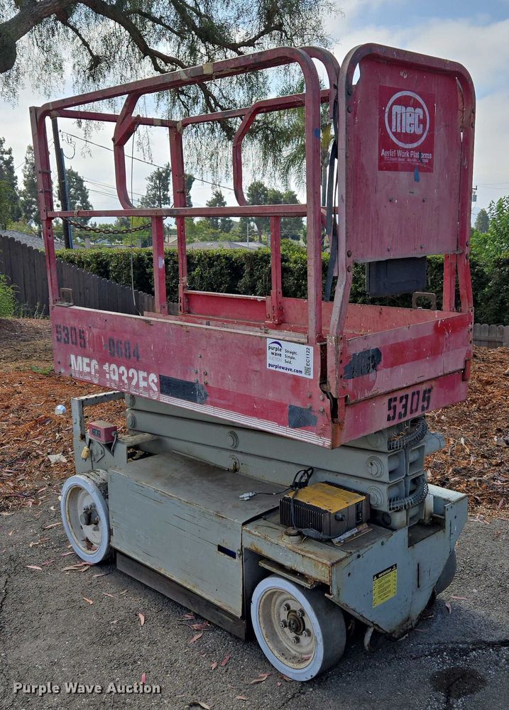image for item EC1122 Maryville Engineering MEC 1932ES scissor lift