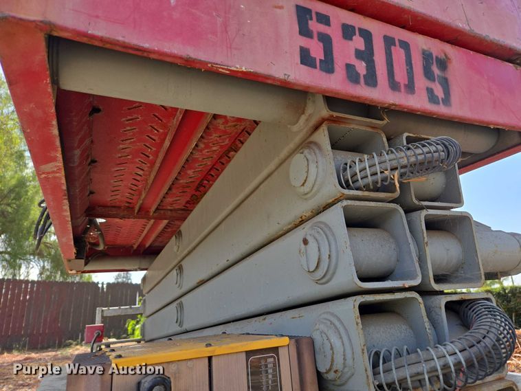 image for item EC1122 Maryville Engineering MEC 1932ES scissor lift