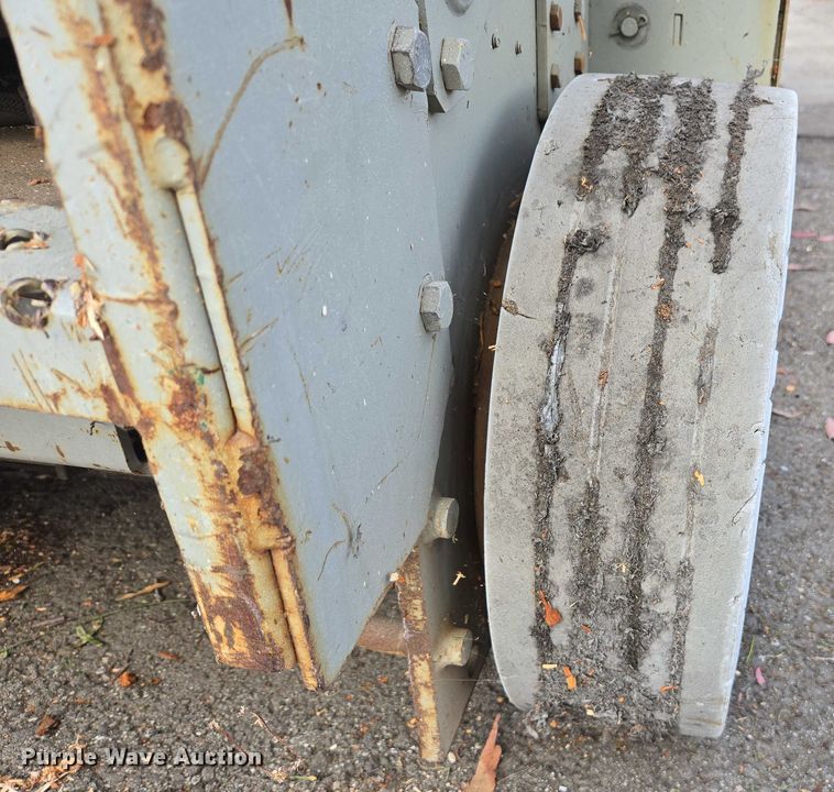 image for item EC1122 Maryville Engineering MEC 1932ES scissor lift