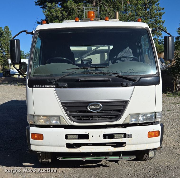 image for item EC1140 2010 Elgin Crosswind UD3300 street sweeper truck