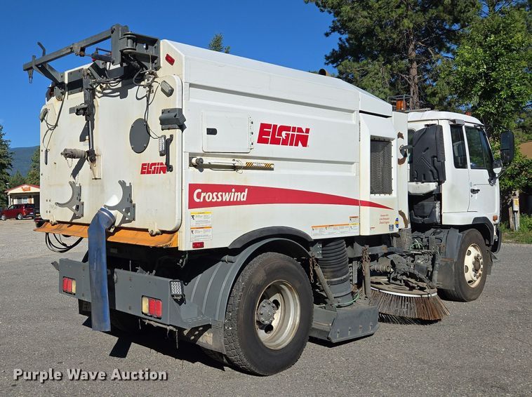 image for item EC1140 2010 Elgin Crosswind UD3300 street sweeper truck