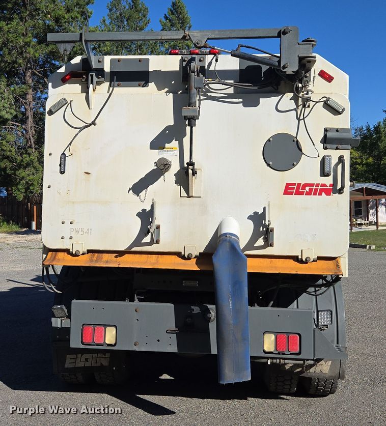 image for item EC1140 2010 Elgin Crosswind UD3300 street sweeper truck