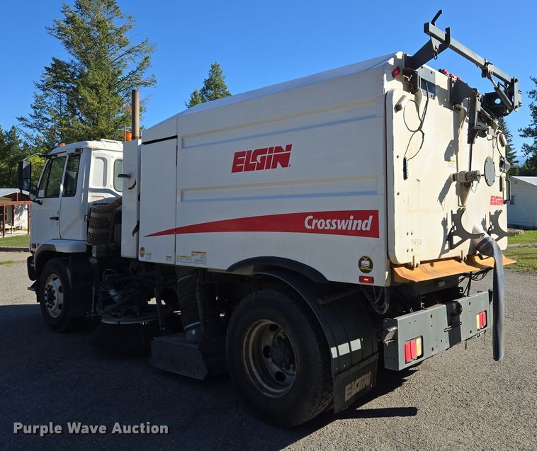 image for item EC1140 2010 Elgin Crosswind UD3300 street sweeper truck