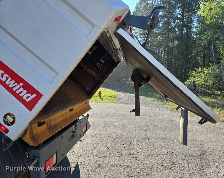 image for item EC1140 2010 Elgin Crosswind UD3300 street sweeper truck