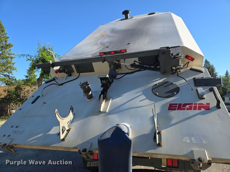 image for item EC1140 2010 Elgin Crosswind UD3300 street sweeper truck