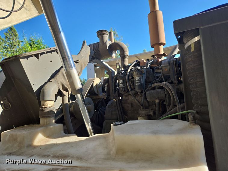 image for item EC1140 2010 Elgin Crosswind UD3300 street sweeper truck