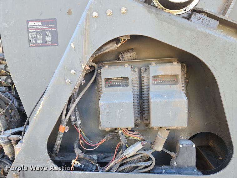 image for item EC1140 2010 Elgin Crosswind UD3300 street sweeper truck