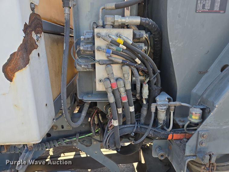 image for item EC1140 2010 Elgin Crosswind UD3300 street sweeper truck