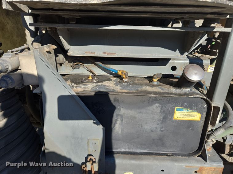 image for item EC1140 2010 Elgin Crosswind UD3300 street sweeper truck