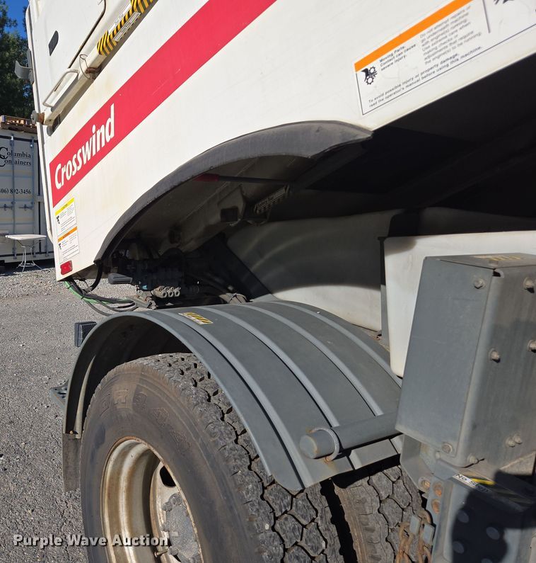 image for item EC1140 2010 Elgin Crosswind UD3300 street sweeper truck