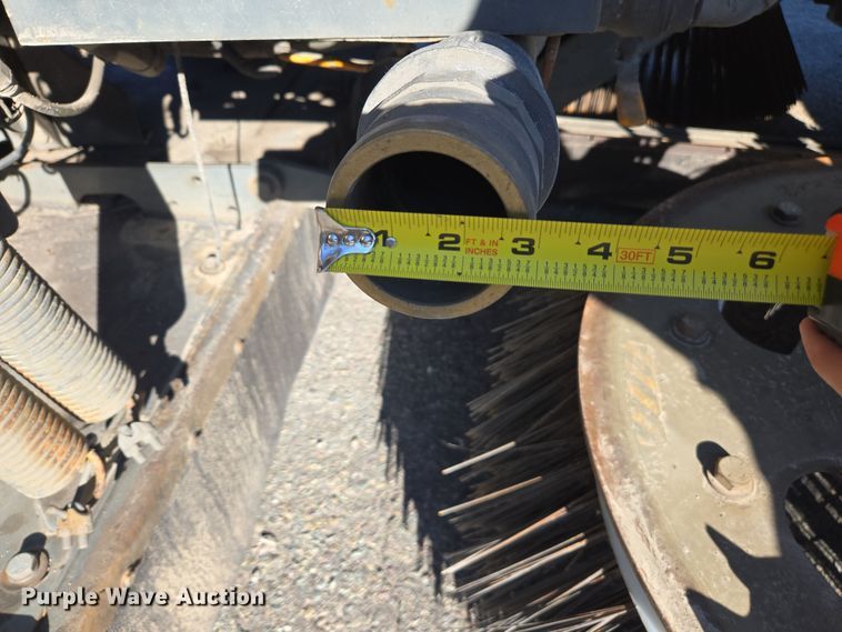 image for item EC1140 2010 Elgin Crosswind UD3300 street sweeper truck