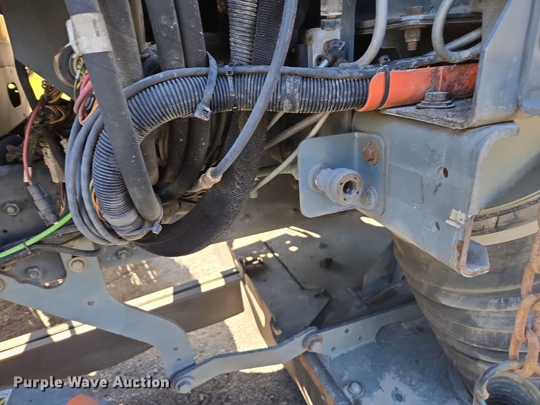 image for item EC1140 2010 Elgin Crosswind UD3300 street sweeper truck