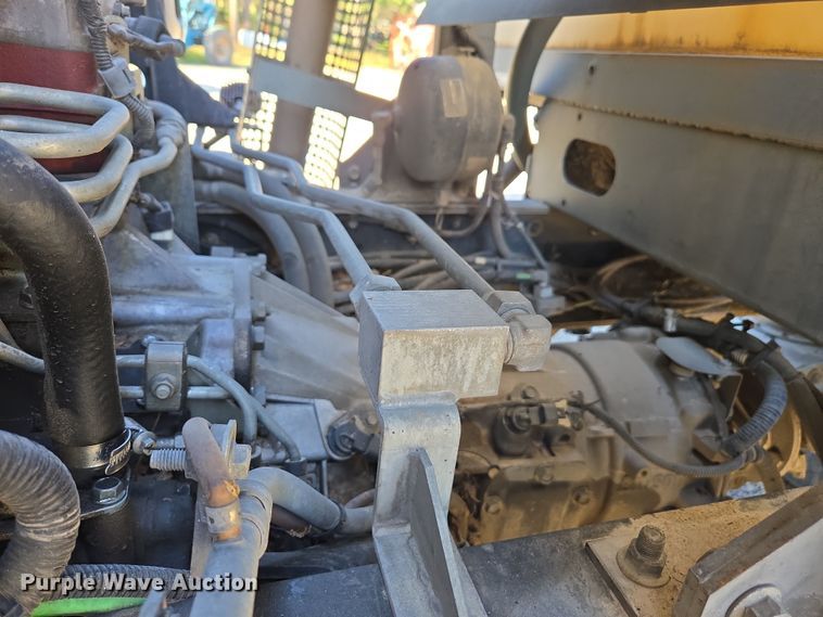 image for item EC1140 2010 Elgin Crosswind UD3300 street sweeper truck