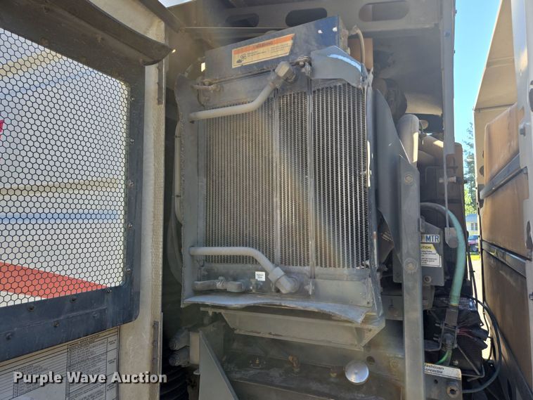 image for item EC1140 2010 Elgin Crosswind UD3300 street sweeper truck