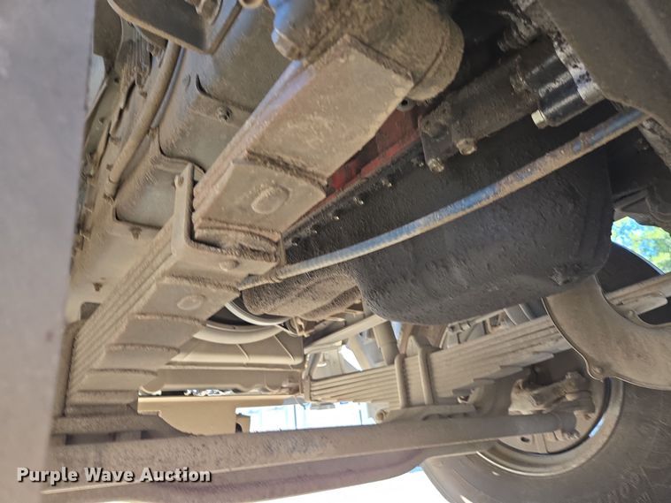 image for item EC1140 2010 Elgin Crosswind UD3300 street sweeper truck