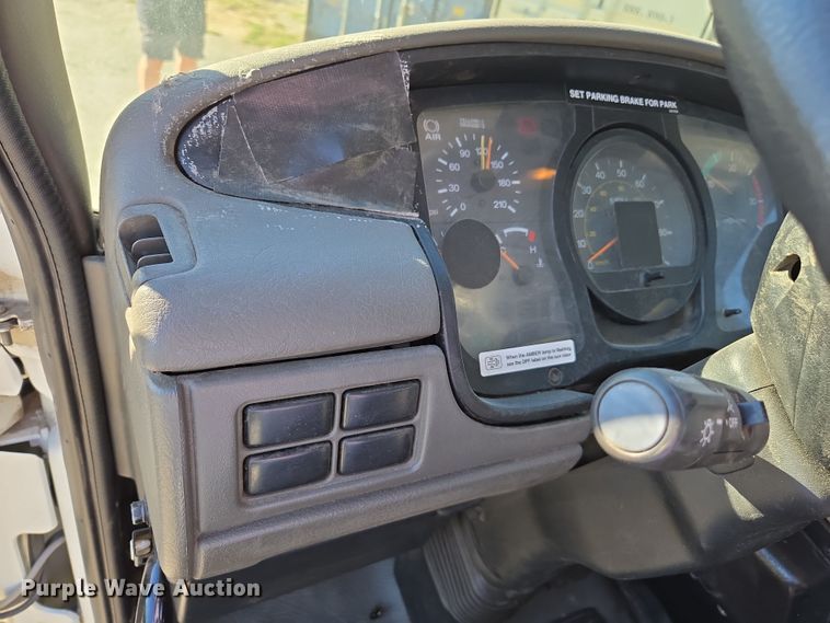 image for item EC1140 2010 Elgin Crosswind UD3300 street sweeper truck