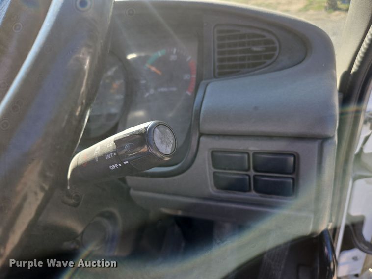 image for item EC1140 2010 Elgin Crosswind UD3300 street sweeper truck