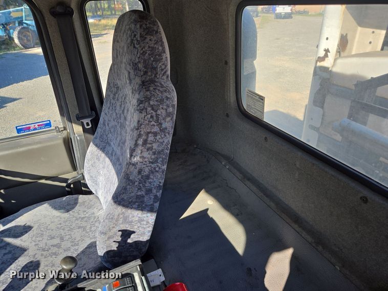 image for item EC1140 2010 Elgin Crosswind UD3300 street sweeper truck