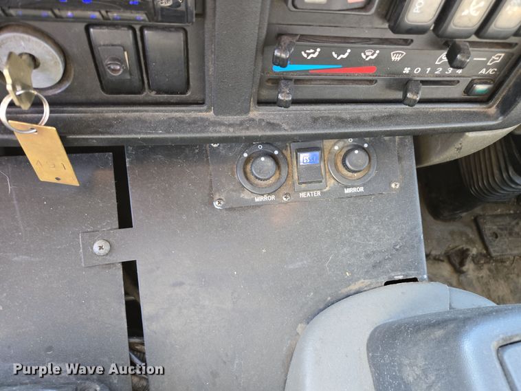 image for item EC1140 2010 Elgin Crosswind UD3300 street sweeper truck